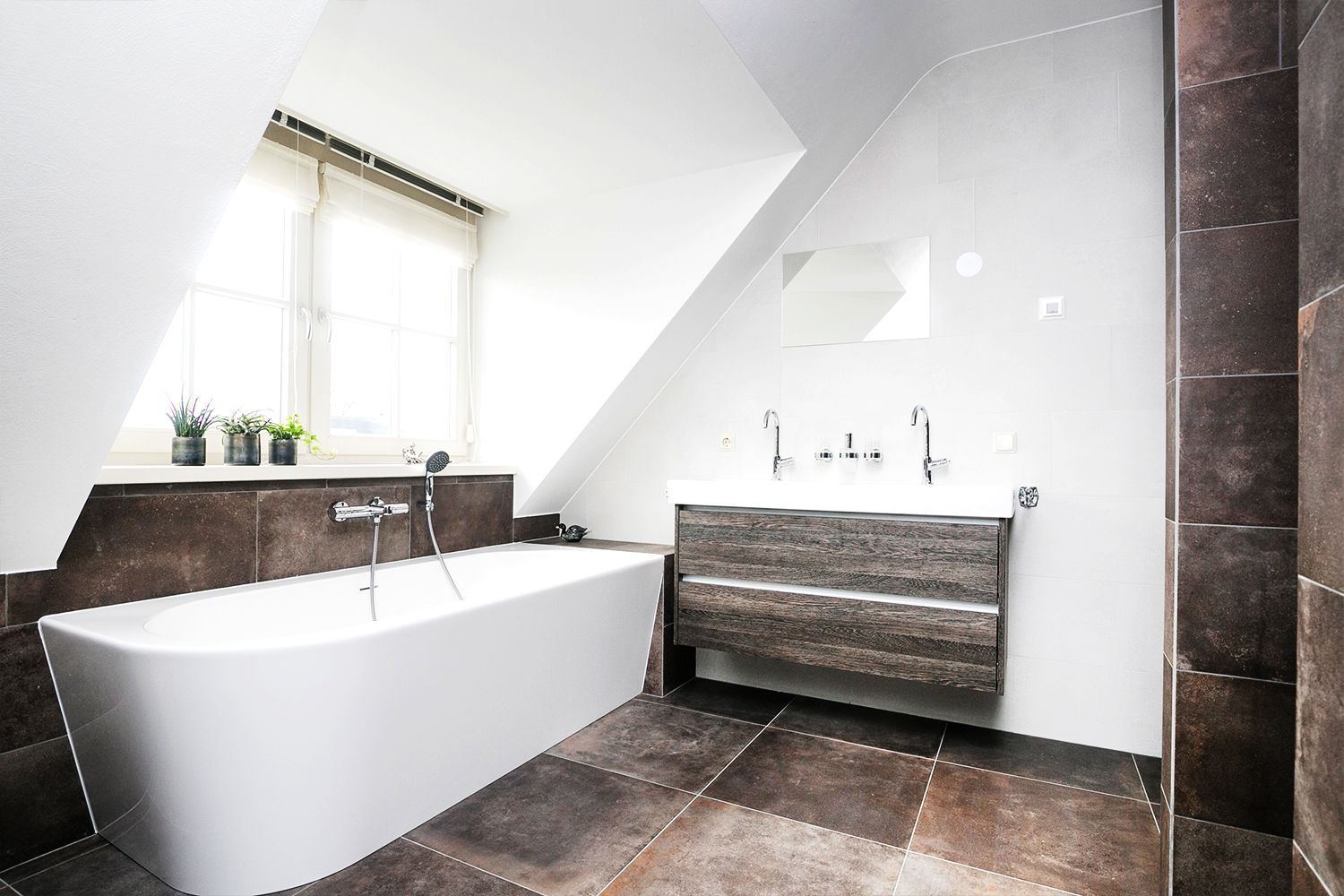 Renovatie van badkamer door Thever.